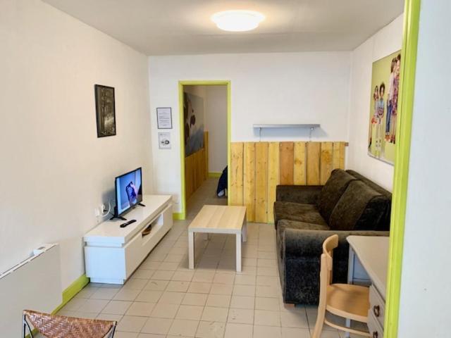 Le Depot Studio Du Petit Port Appartement Champvert Buitenkant foto